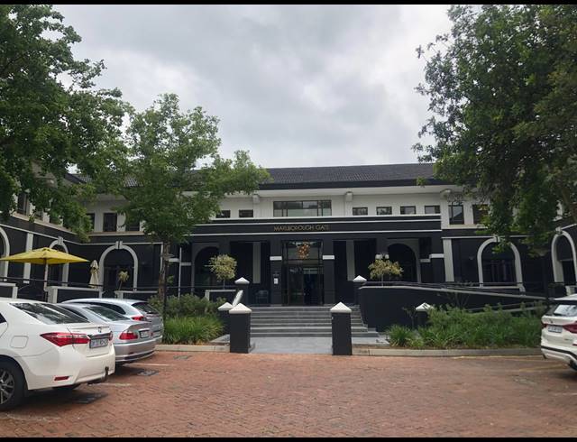 423M² RETAIL TO LET IN HYDE PARK